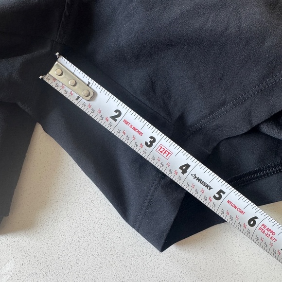 Under Armour UA Iso-Chill Kids M Black Athletic Shorts Inside Lining Running - Picture 11 of 12